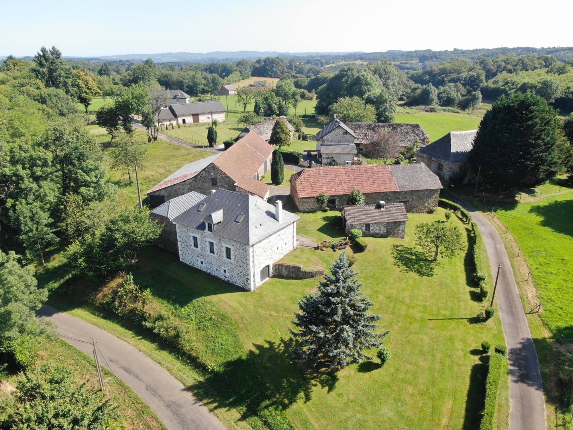 Maison Dans Ancien Corps De Ferme 4 A 6 Personnes Saint-Clement  المظهر الخارجي الصورة